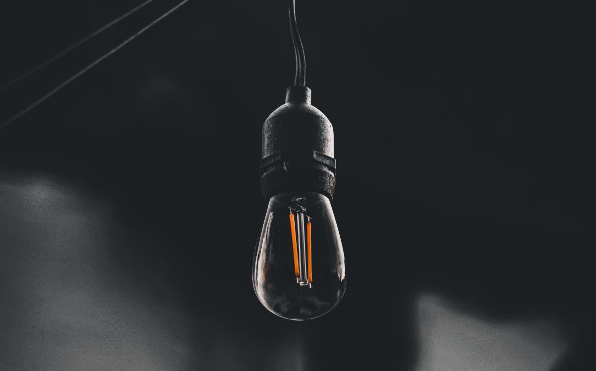 Suspensión del servicio eléctrico, jueves 26 de febrero. (Freepik)