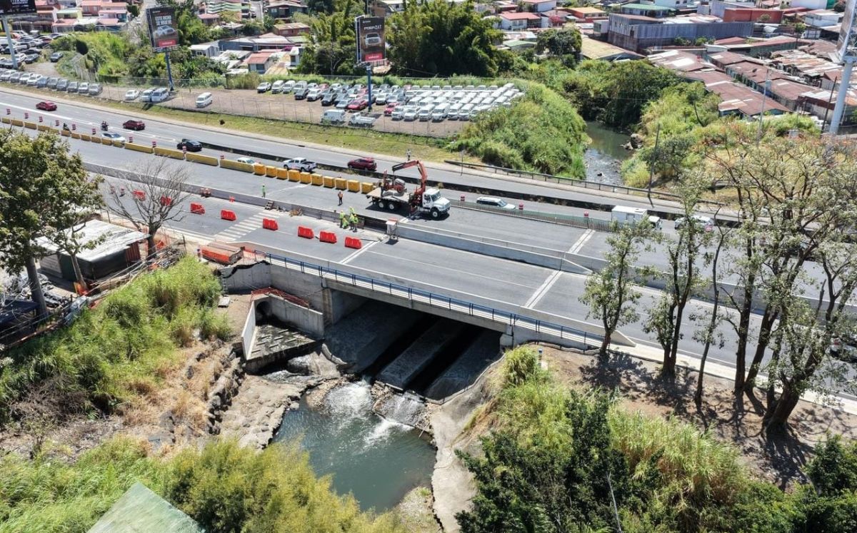 Iniciarán Fase 3 de obras en puente sobre el río María Aguilar. (MOPT)