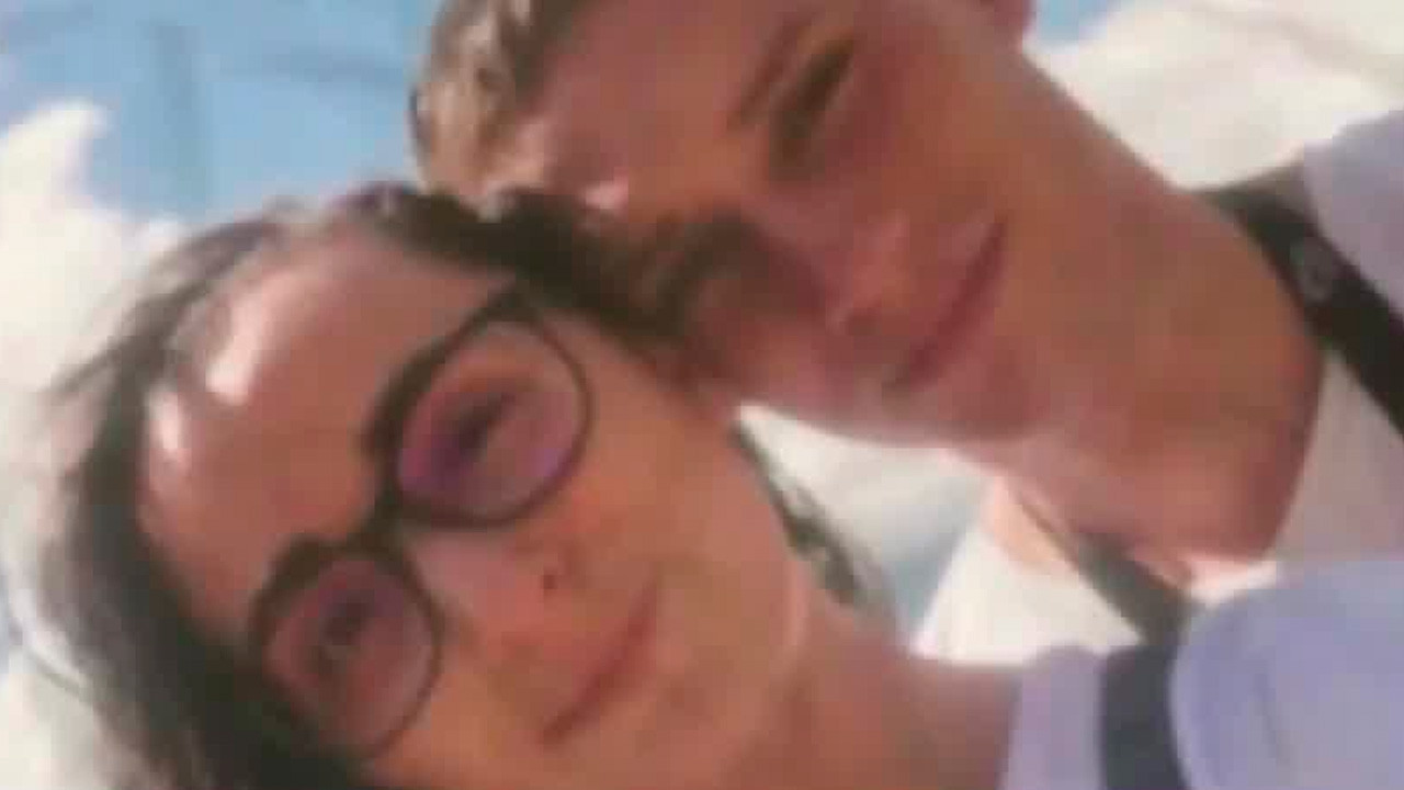 Madre despidió a Andrés frente al mar