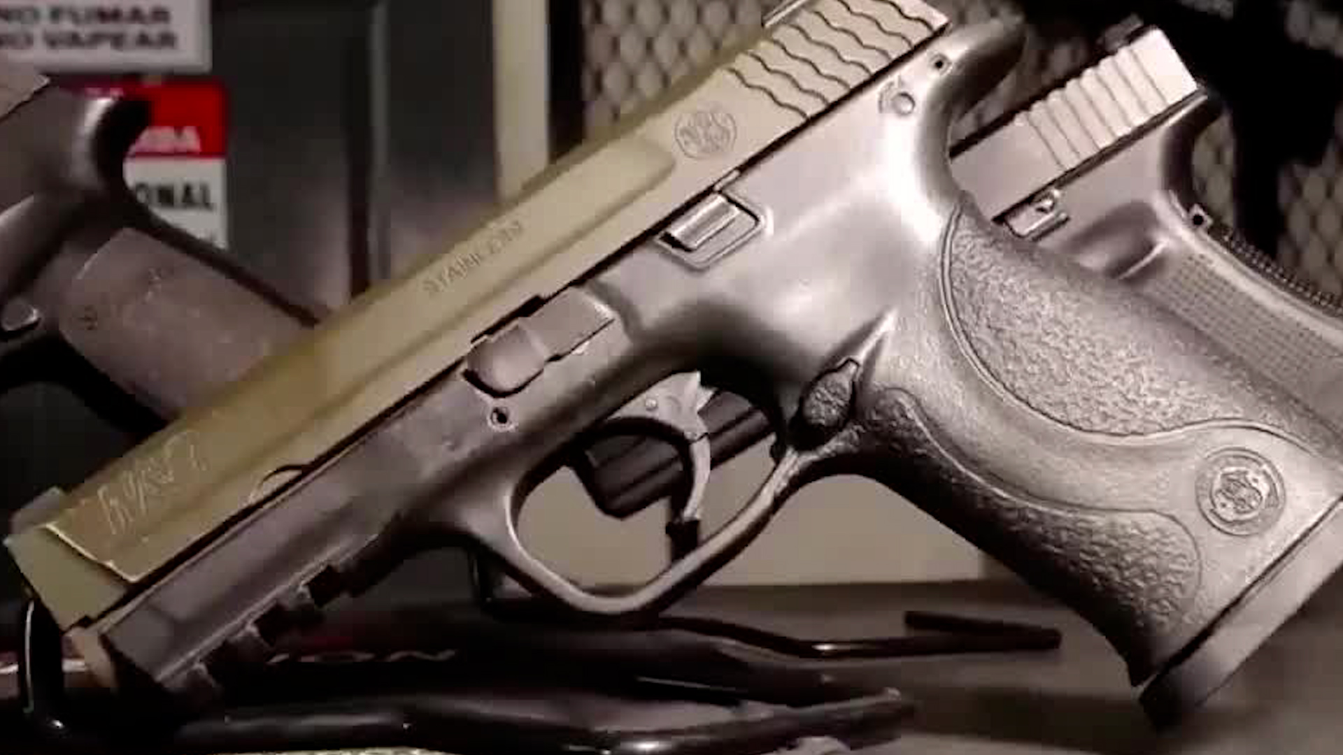 Bala perdida atraviesa techo de casa en Desamparados