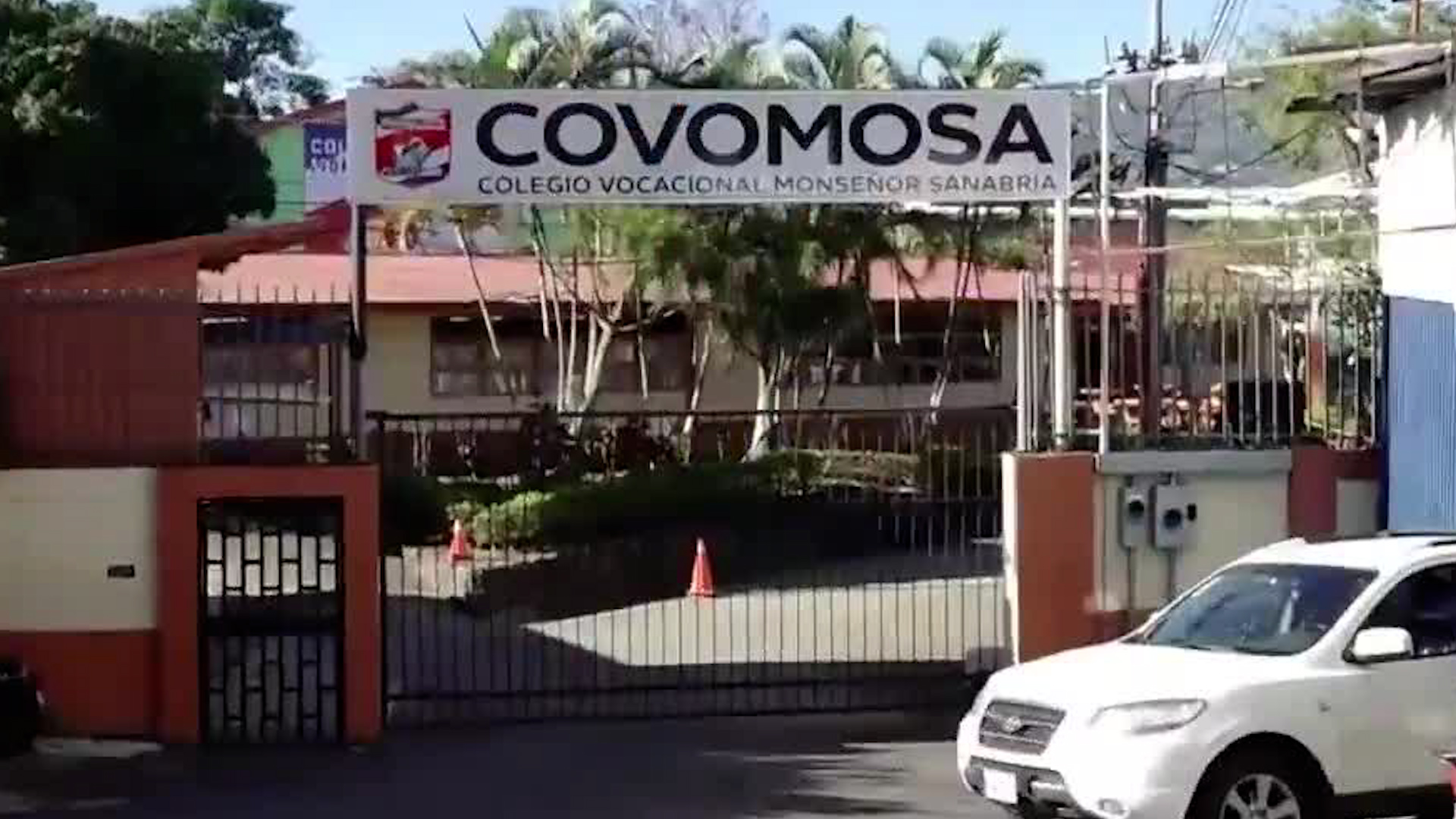 Estudiantes no podrán recibir nada durante clases