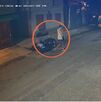 OIJ detiene a sospechoso tras video donde lanza a una niña entre basura.