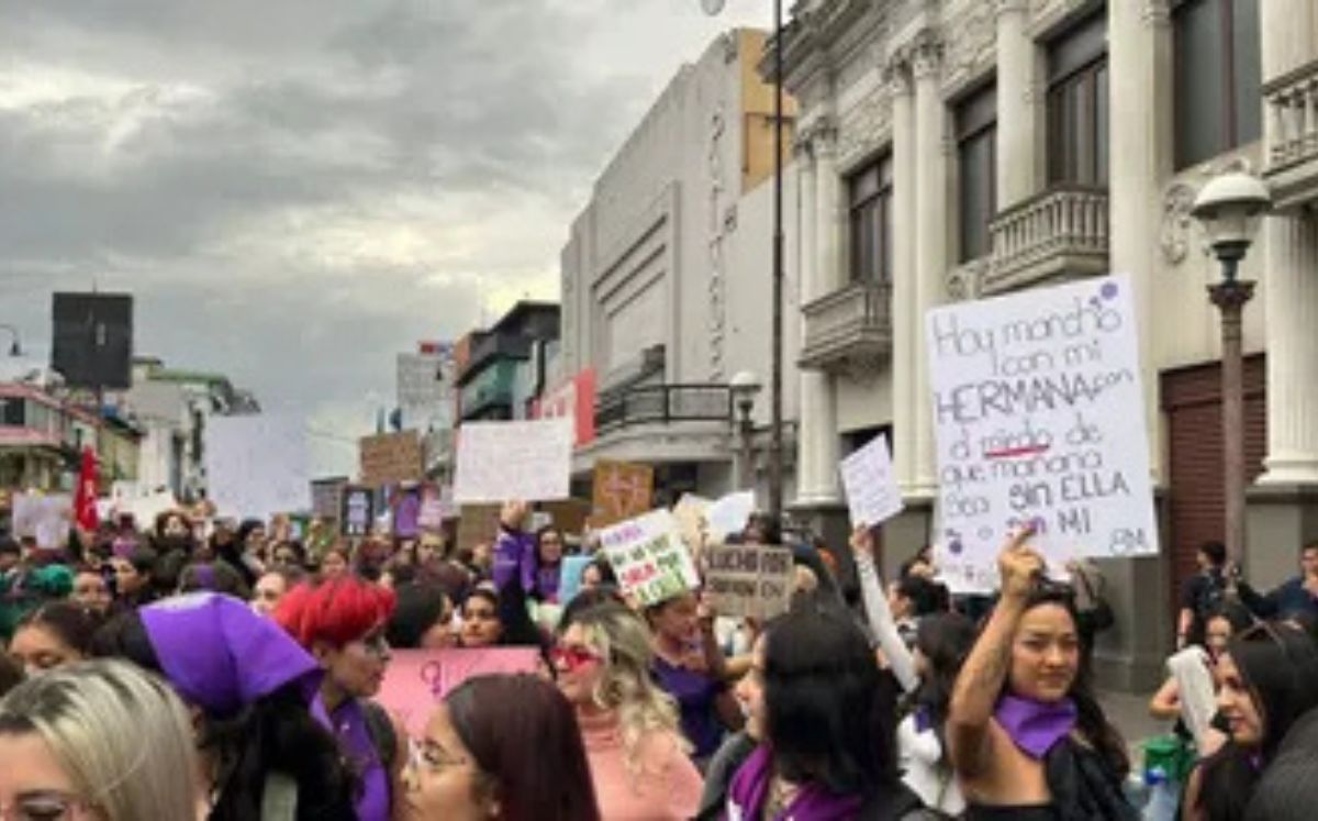 8M 2026: frases para tus carteles y mensajes poderosos para la marcha