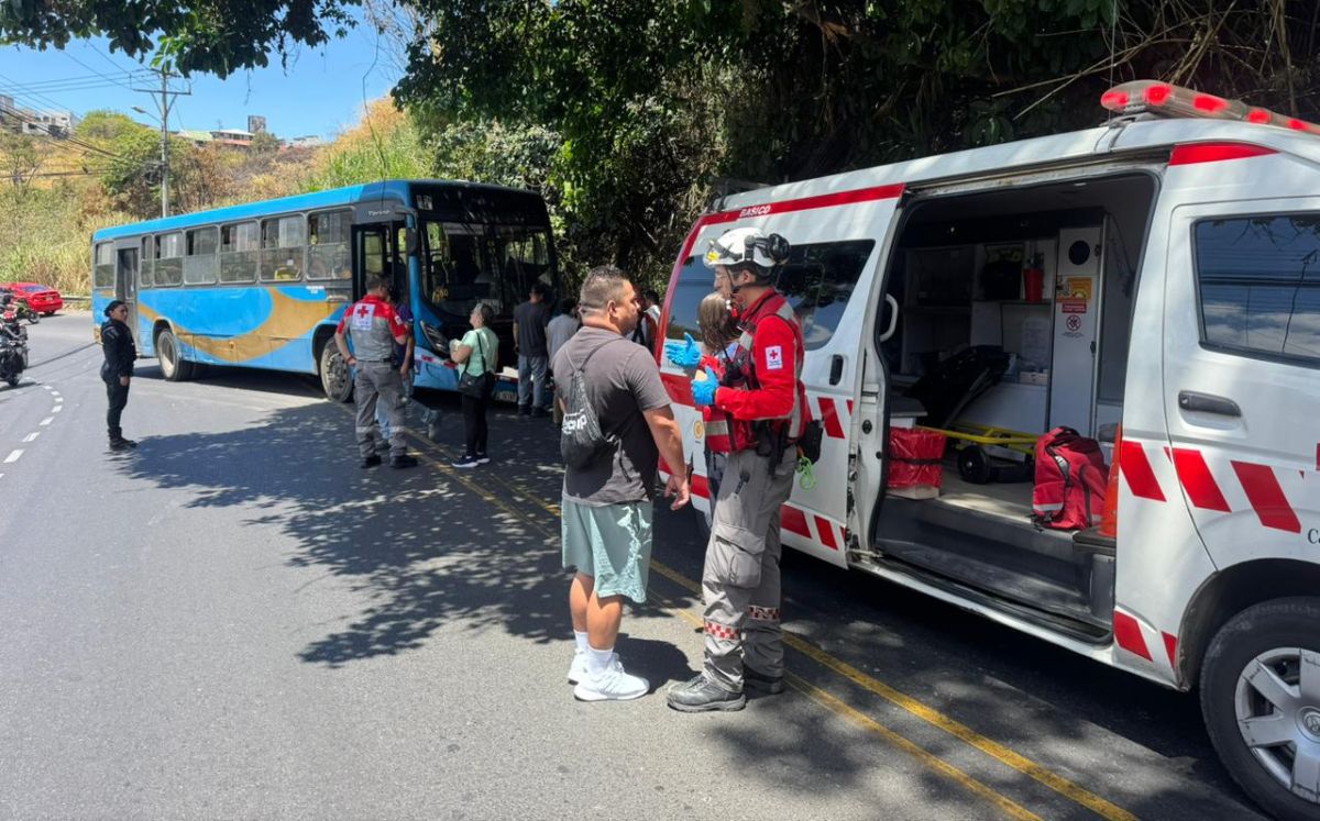 Choque en Hatillo. (Cruz Roja)