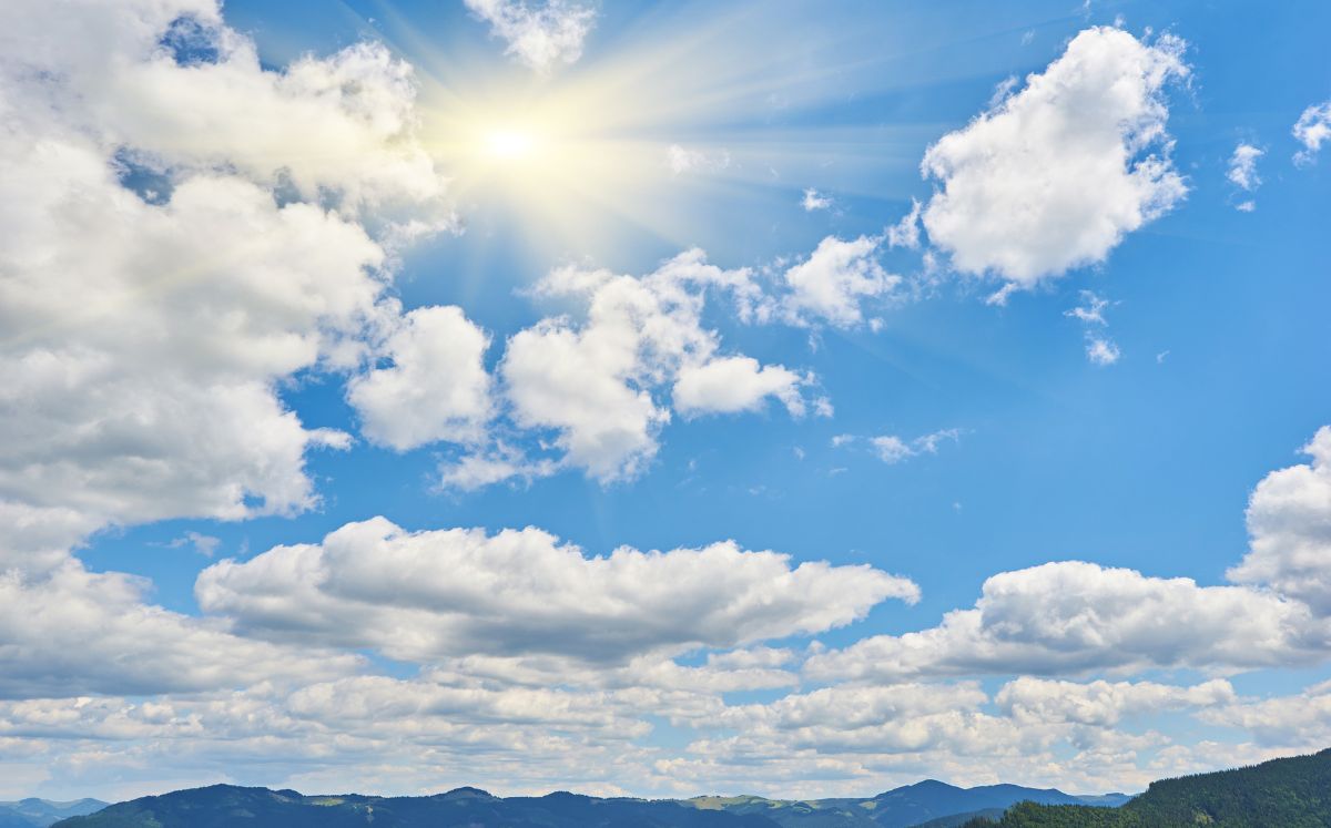 Debilitamiento de vientos alisios provocará ambiente caluroso este lunes. (Freepik)