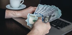 La diferencia entre ambos precios se conoce como spread. (Freepik)