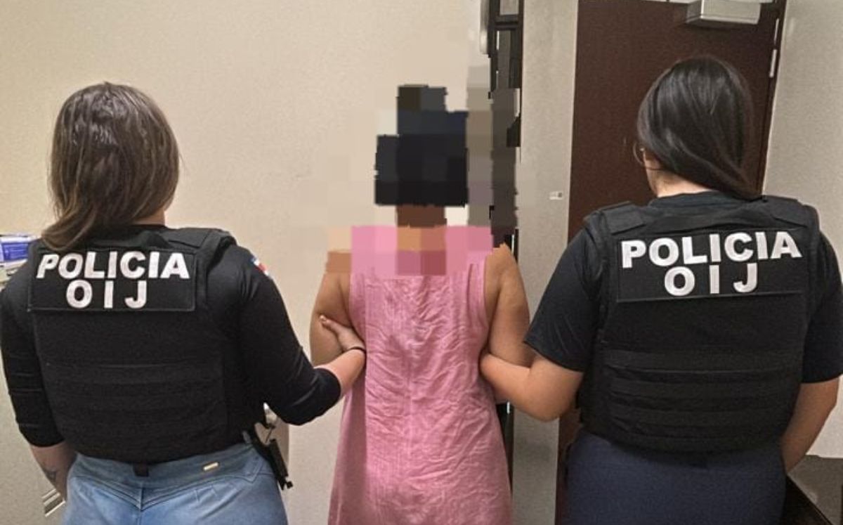 Sospechosa detenida por las autoridades. (OIJ)