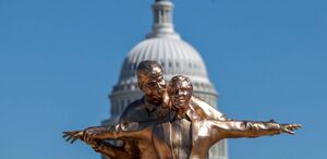 Esta instalación se suma a las protestas contra el Presidente. (Reuters/MILENIO)
