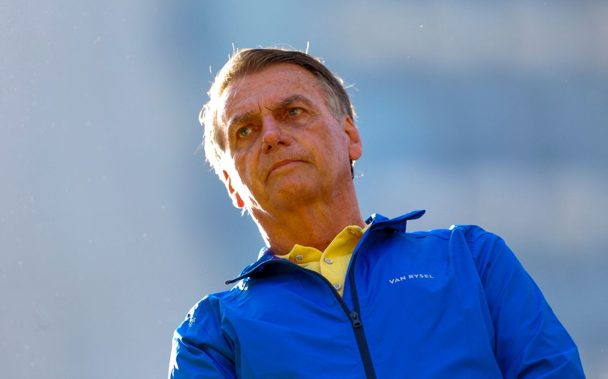 Bolsonaro actualmente recibe antibióticos por bronconeumonía bacteriana. (AFP)