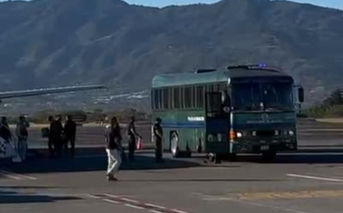 Las personsa deportadas cometieron delitos graves. (Telediario)