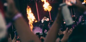 El reguetonero sorprendió con una propuesta sinfónica que encendió al público (Foto de Ronny Fonseca).