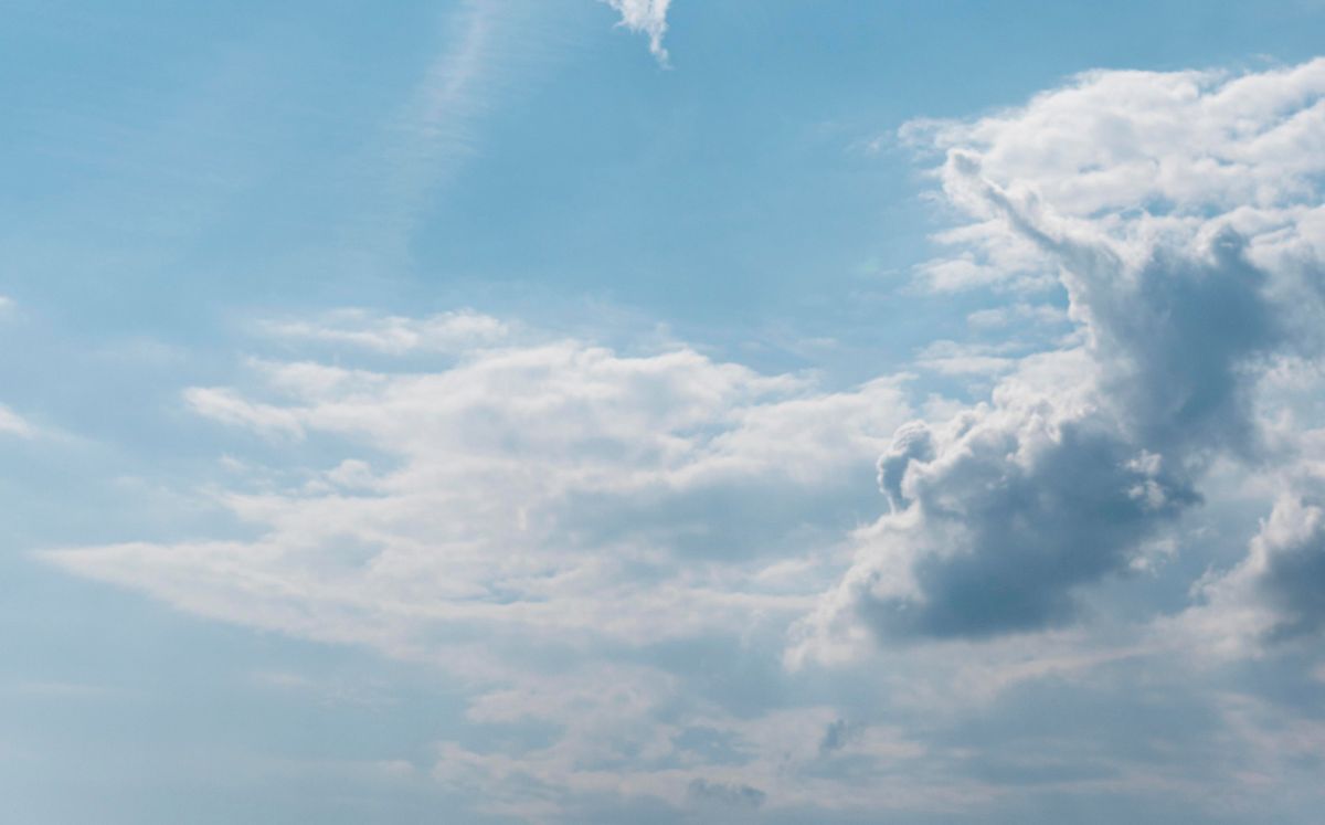 Ambiente caluroso y lluvias aisladas marcarán este miércoles en el país. (Freepik)