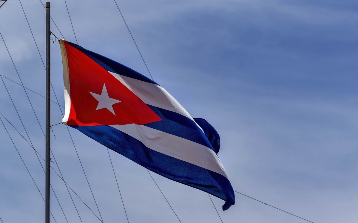 La Cancillería cubana calificó la decisión como “arbitraria” . (Freepik)