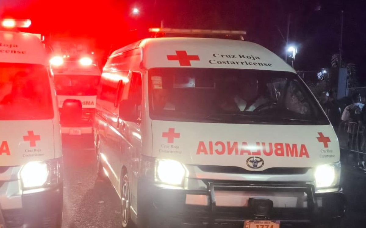 Los cuerpos de emergencia atendieron el accidente.