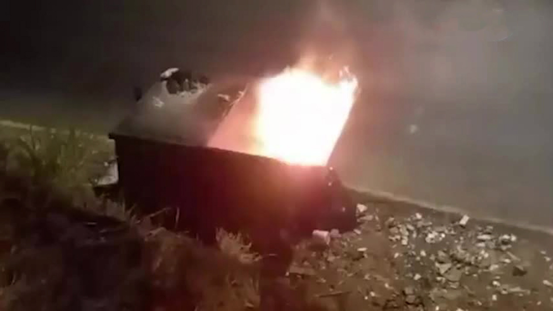 Vecinos de La Unión denuncian quemas en contenedor comunal