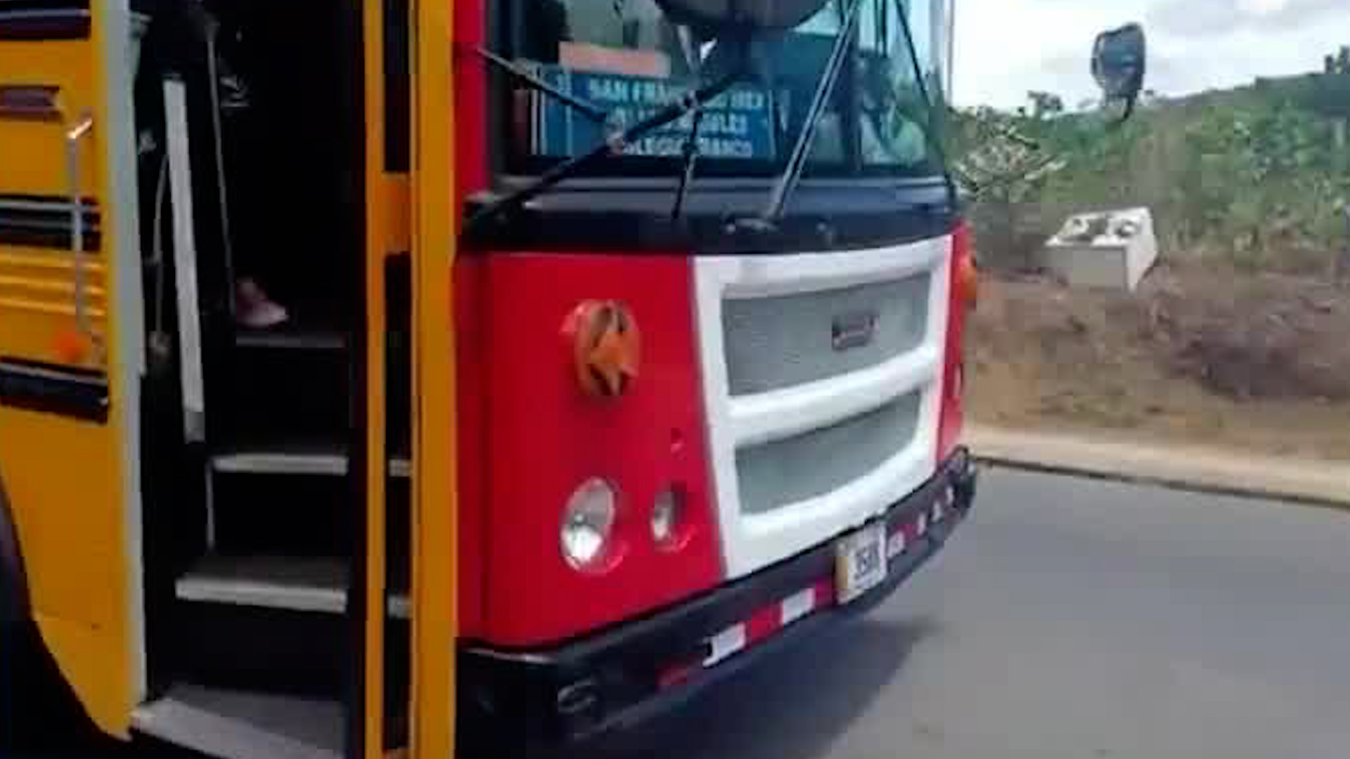 Usuarios denuncian mal estado de buses en Tres Ríos