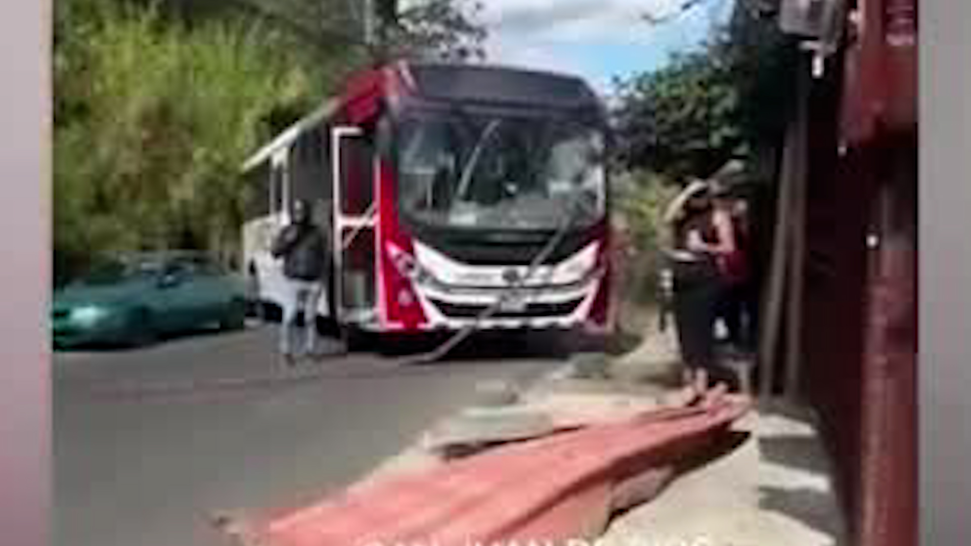 Autobús presenta fallas en sistema de frenos en Desamparados