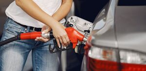 Recope refuerza inventarios y monitorea posibles impactos en los mercados. (Freepik)