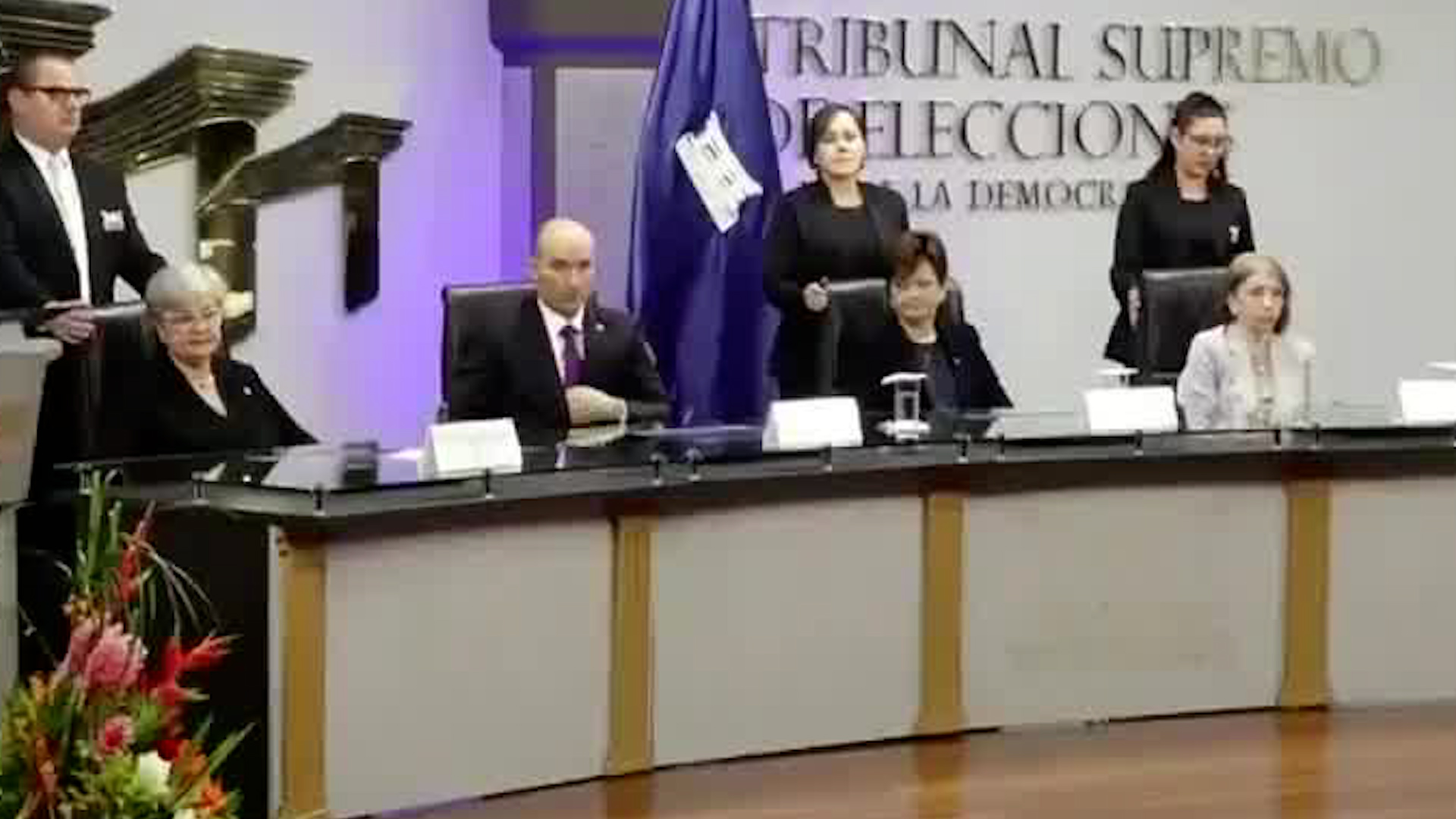 TSE entregó credenciales a diputados electos