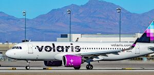 Altos impuestos y costos operativos llevaron a la aerolínea a suspender sus rutas regionales desde El Salvador, reduciendo opciones de bajo costo.