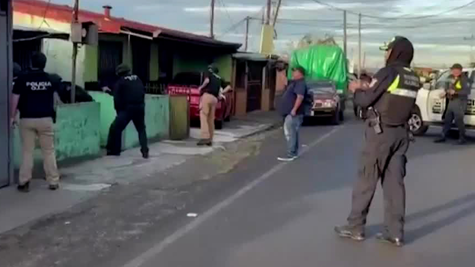 Operativo en Pueblo Nuevo deja cuatro detenidos por droga