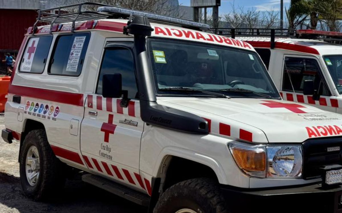 Cuerpo de emergencia atendieron la emergencia por una descarga eléctrica. (Cruz Roja)