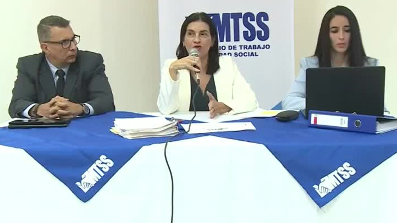 Marta Esquivel con presidencia en comisión