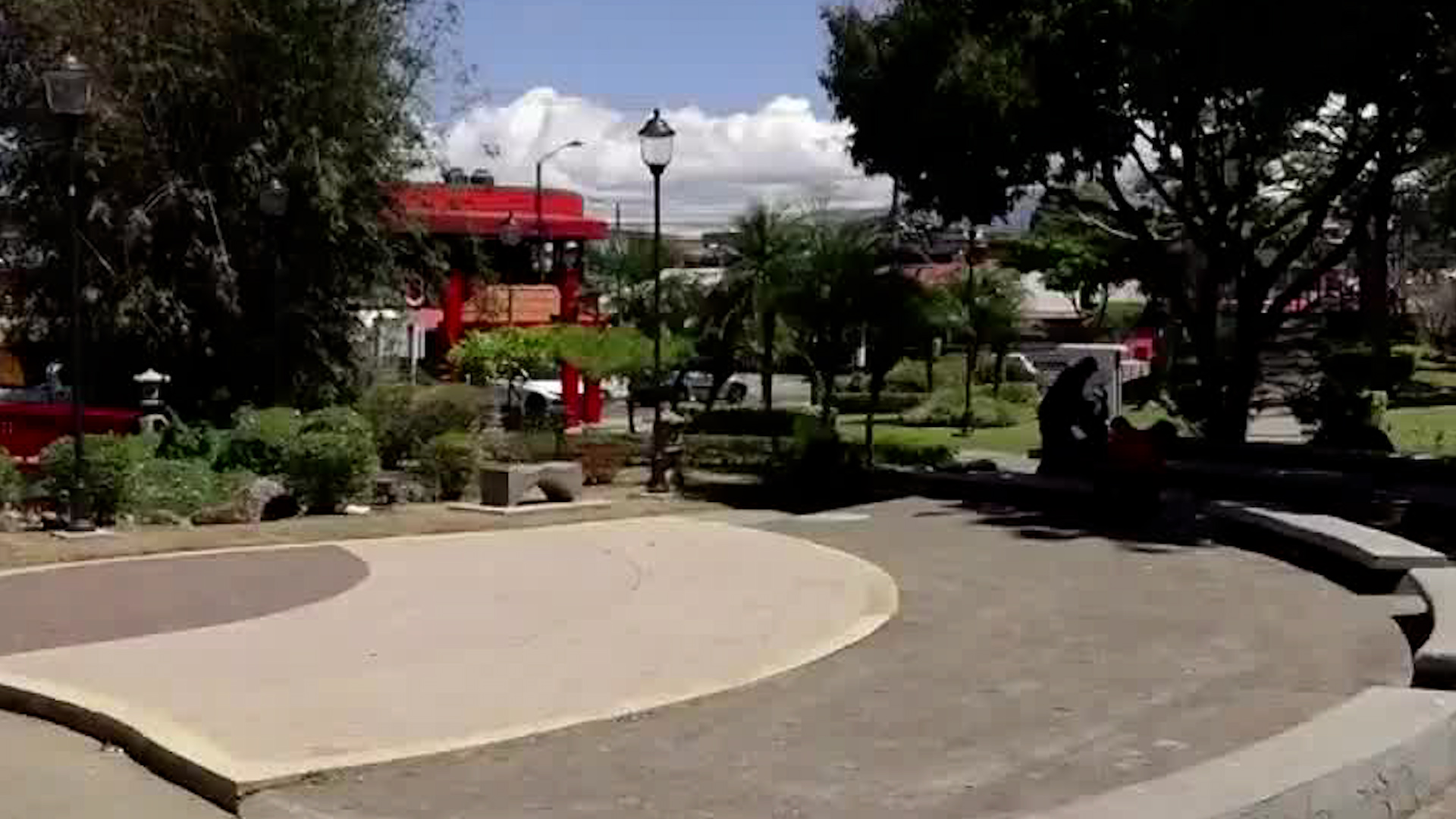 Parque se convierte en bar a cielo abierto | VIDEO