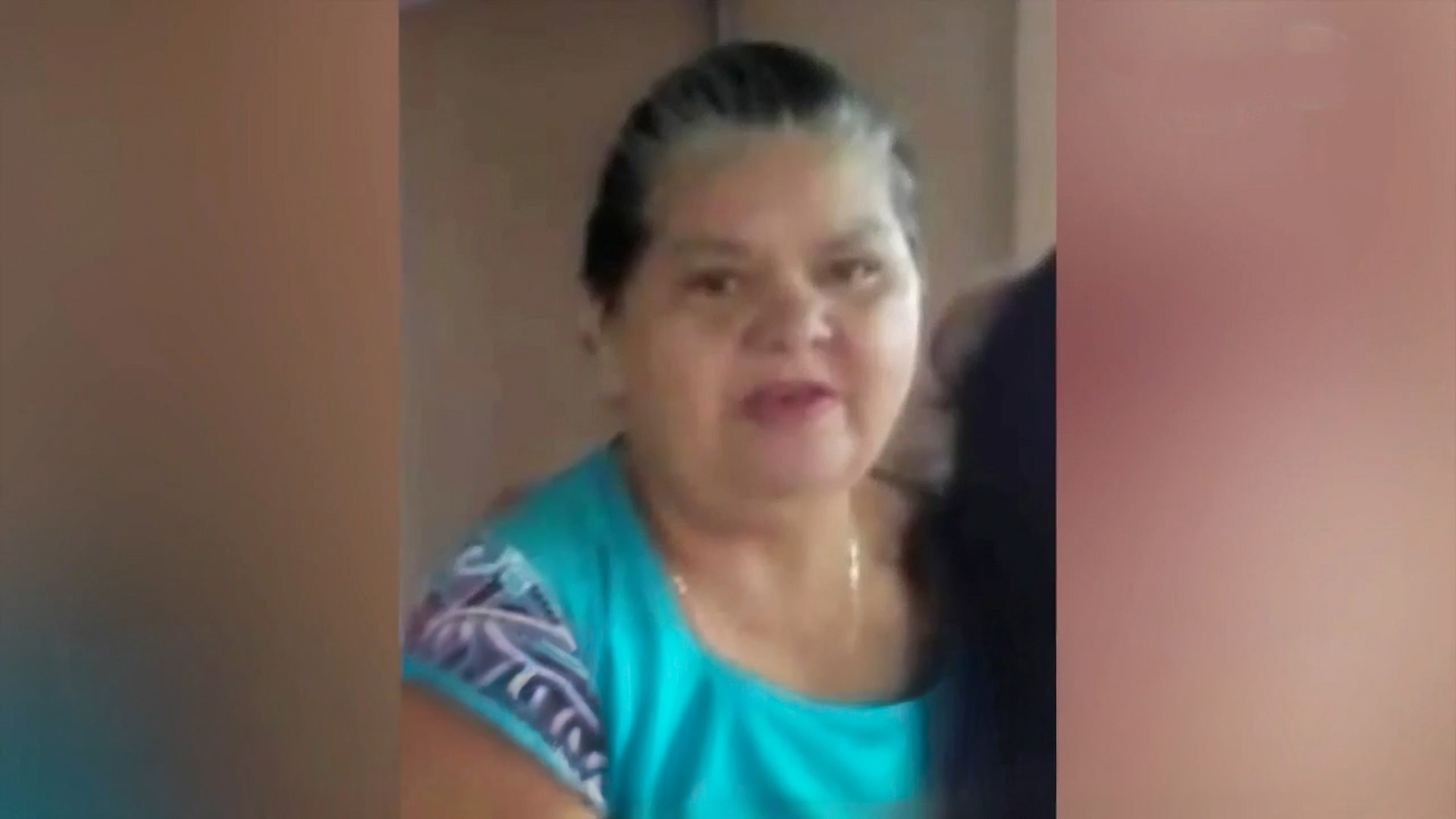 Hombre enfrenta juicio por asesinar a su propia madre