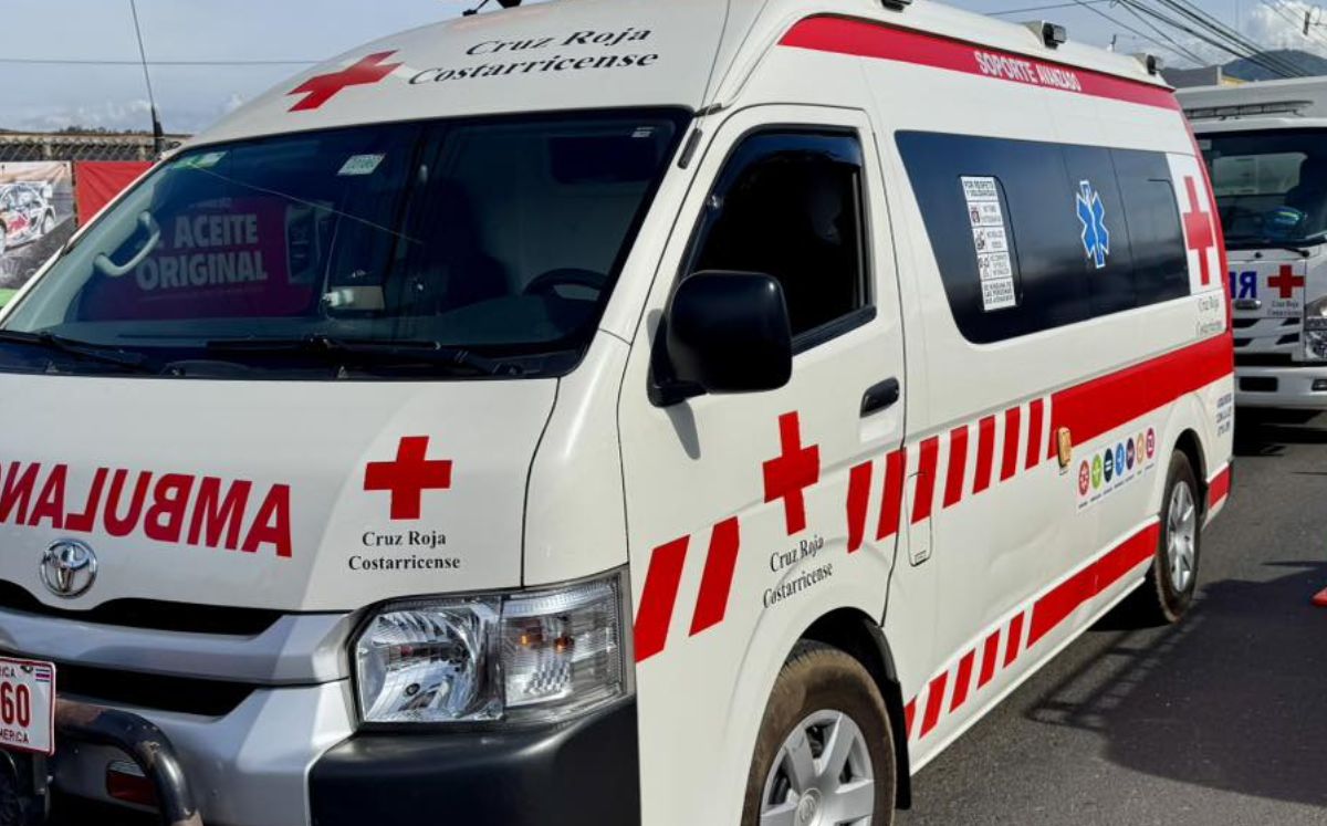 Personal de la Benemérita atendieron la emergencia. (Cruz Roja)