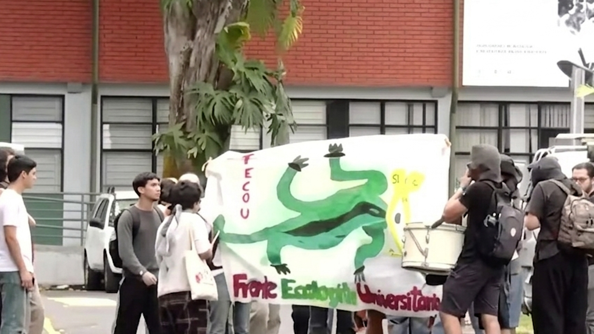 Negociaciones se mantienen entre estudiantes y jerarcas