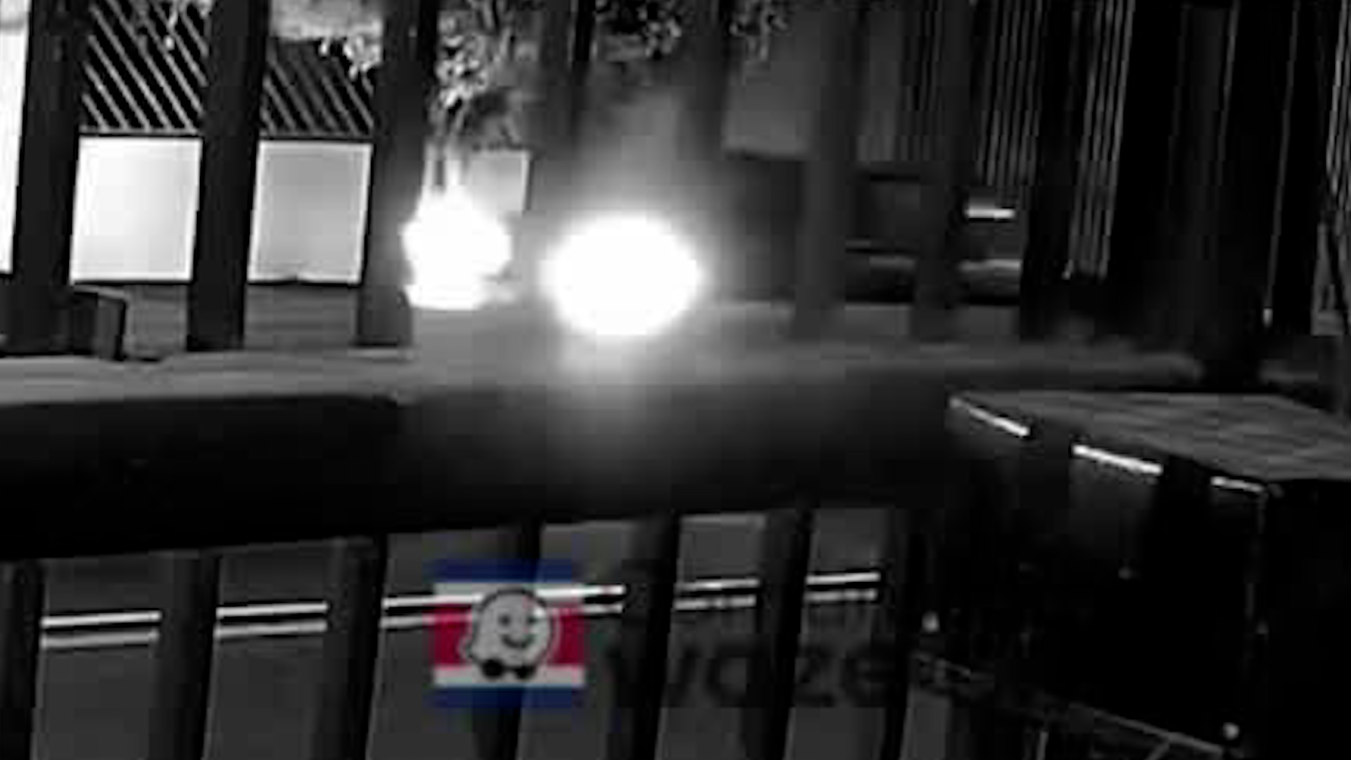 Captan a vehículo invadiendo acera en Tibás | VIDEO