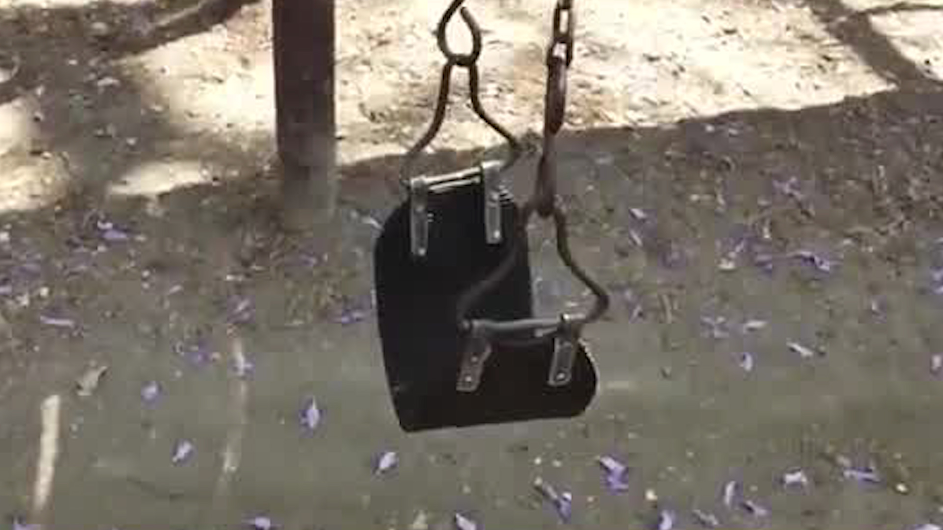 Juegos dañados en parque de Desamparados pone en riesgo a menores