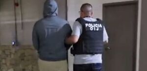 Sospechoso detenido por agentes judiciales de Cartago. (OIJ)