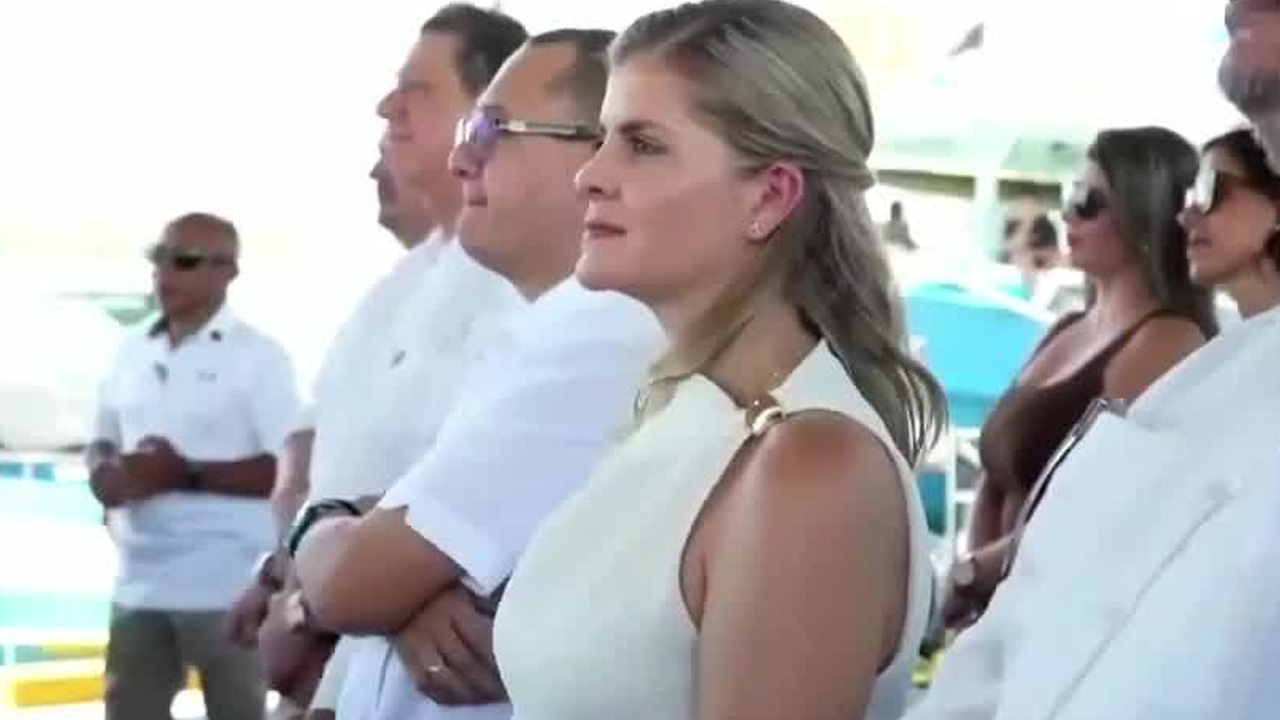 Apoyo municipal para Laura Fernández