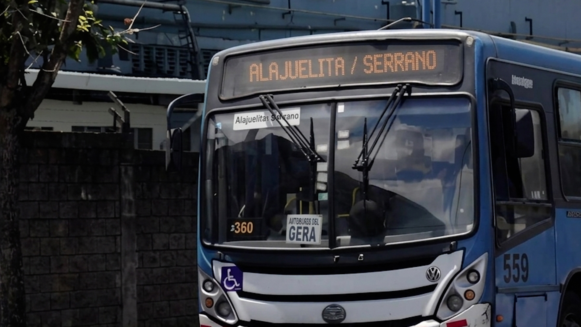 Imprudencias en autobuses dejan en evidencia vacíos en regulación