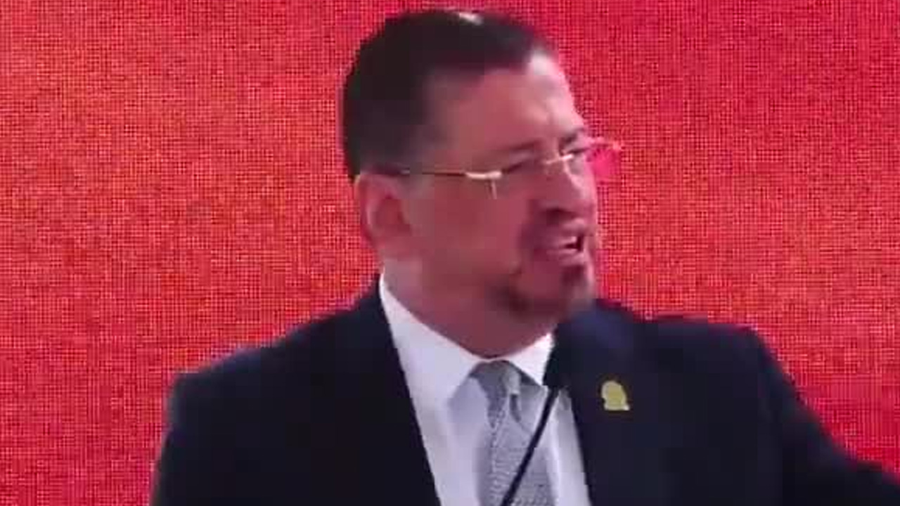 Chaves pide a diputados oficialistas usar su cerebro
