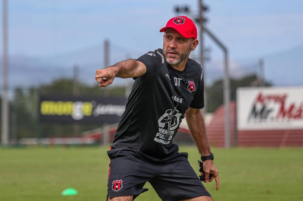Luis Marín, entre las opciones de Alajuelense