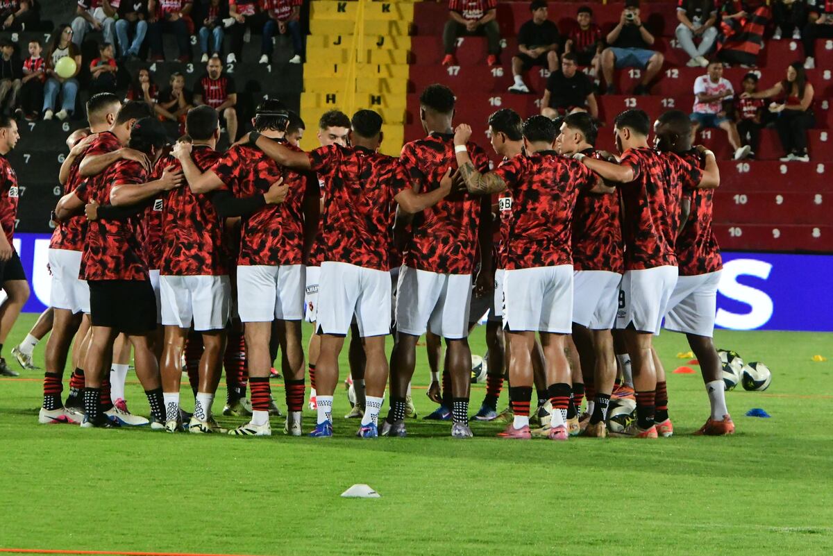 ¿Que movimientos hay en Alajuelense?