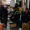 La Fuerza Pública coordinó con la Fiscalía, que ordenó realizar el decomiso de la mercadería. (MPS)