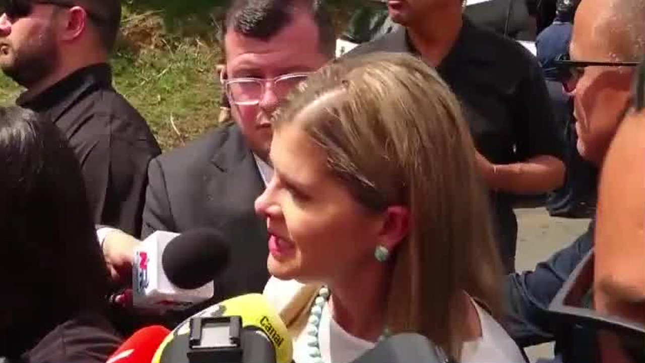 Presidente ofrece condolencias a familiares