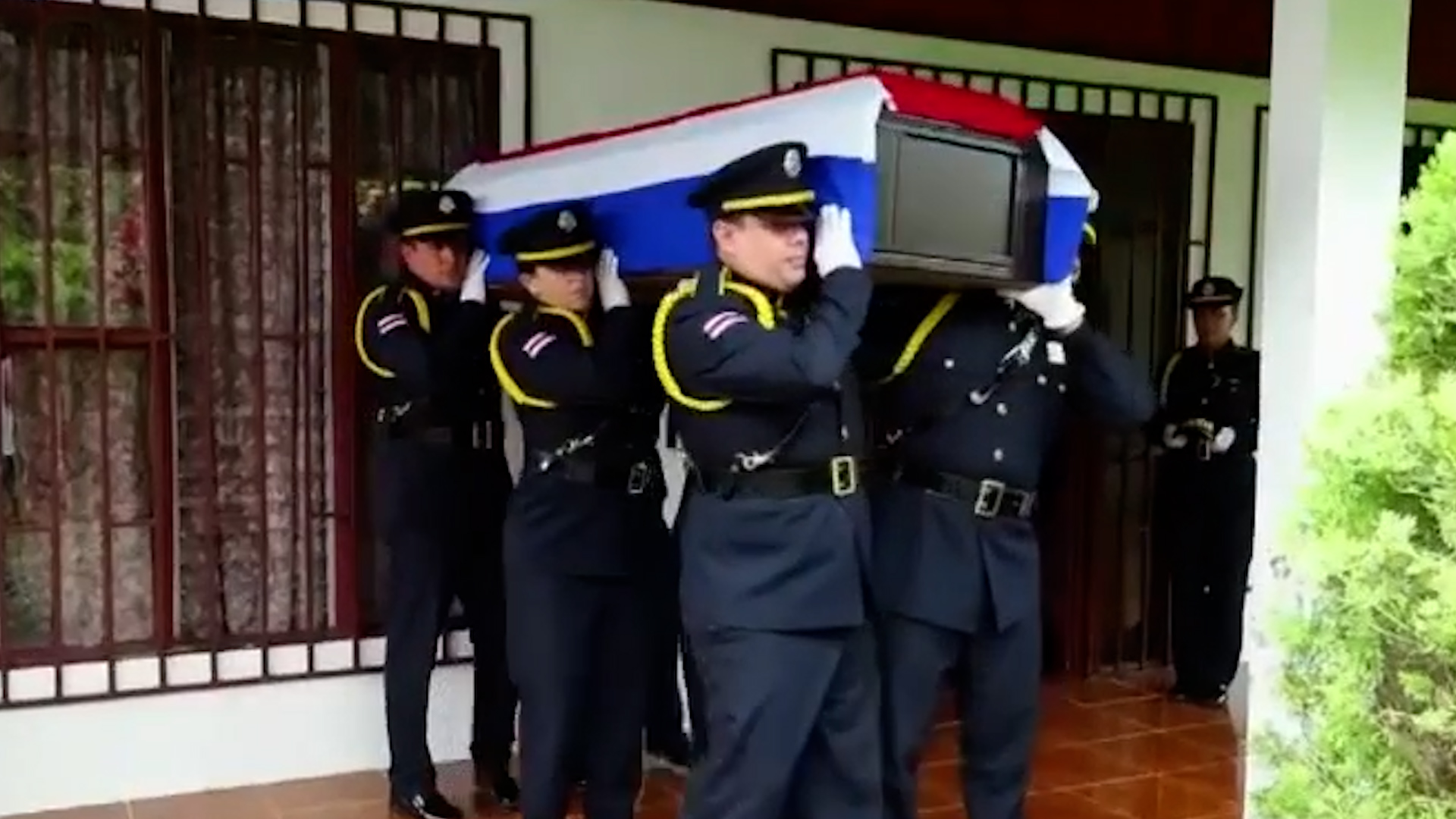 Talamanca despide a oficial asesinado en Limón