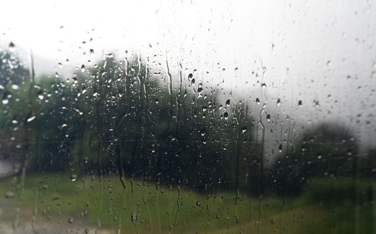Vientos alisios y humedad mantendrán lluvias en varias regiones este viernes.