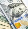 La diferencia entre ambos precios se conoce como spread.