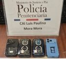 Celulares y chips decomisados por las autoridades.