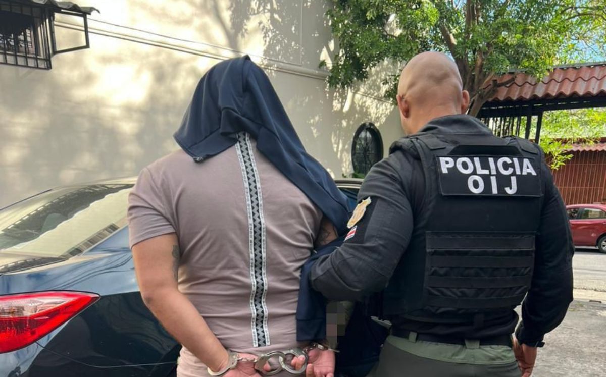 Las autoridades detuvieron a 12 personas.