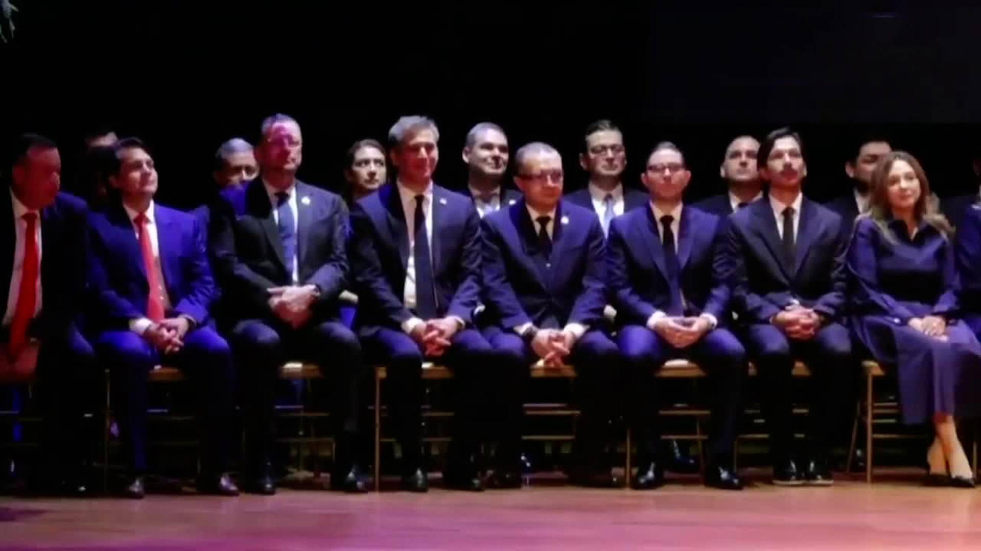 Defensa de altos jerarcas con fondos públicos