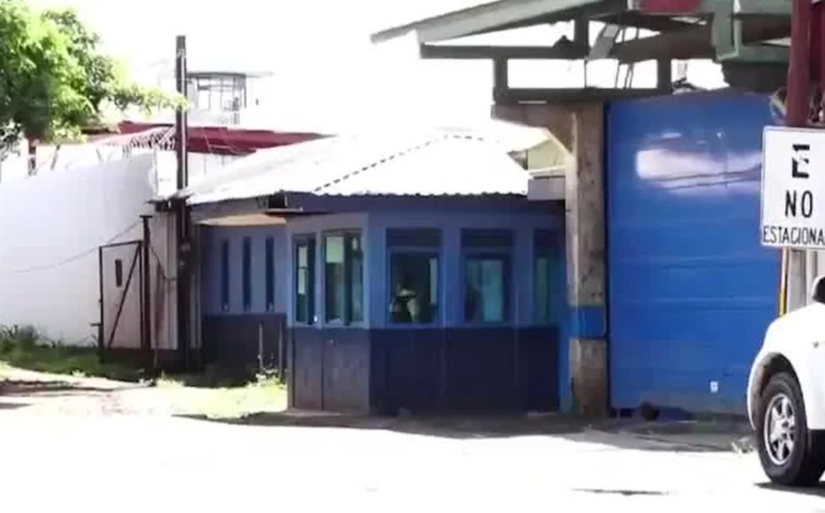 Las autoridades identificaron a otro recluso como sospechoso del ataque.