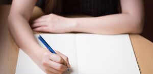 El plan piloto lo aplicarán a estudiantes de primaria y secundaria. (Freepik)