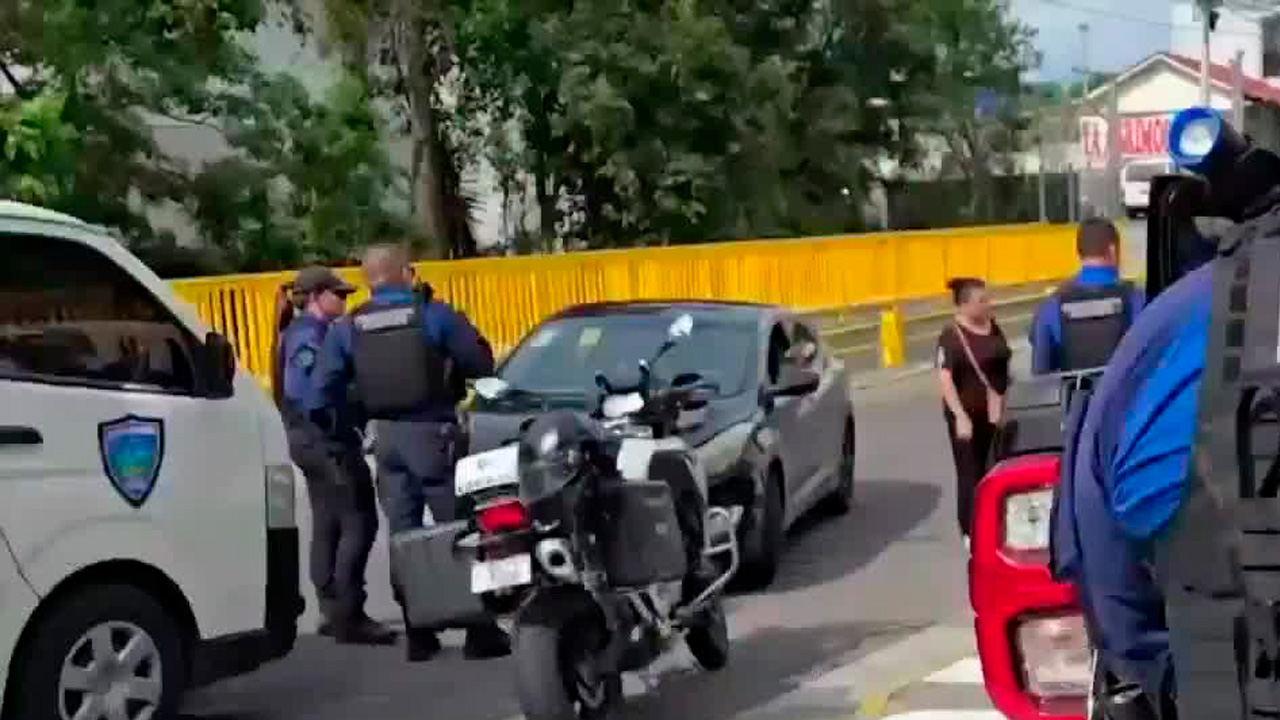 Abordan a conductor intoxicado por consumo de alcohol | VIDEO